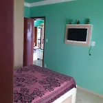 Apartamento com estacionamento, telas nas varandas